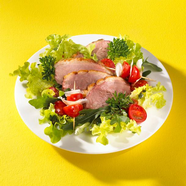 Entenbrust auf Rauke-Tomatensalat Rezept Entenbrust auf Rauke-Tomatensalat Rezept