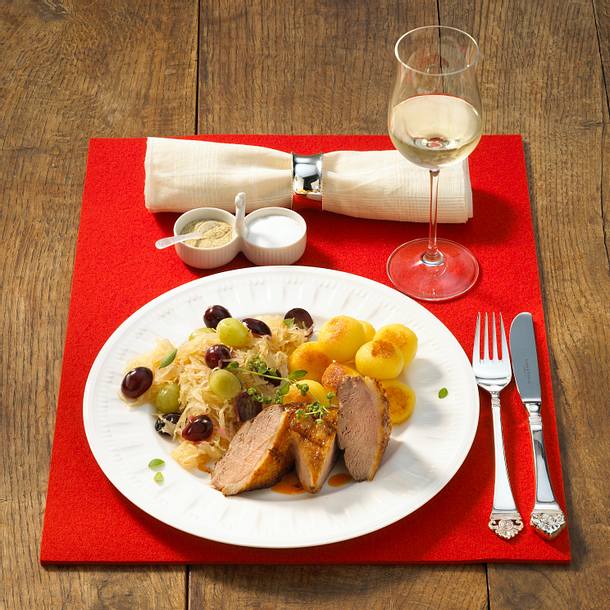 Entenbrust auf Rieslingkraut mit Mini-Knödeln Rezept