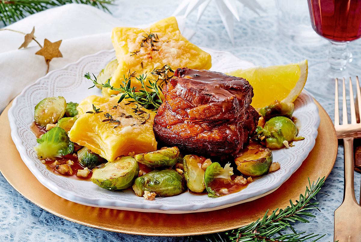 Entenbrust-Medaillons mit Orangen-­Cognac-Soße und Kartoffelsternen Rezept