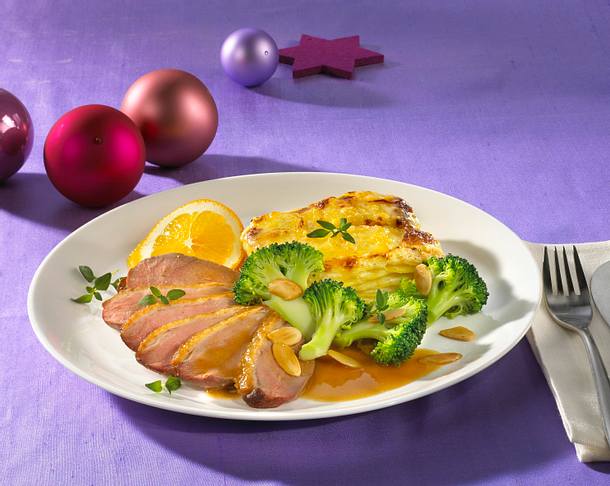 Entenbrust mit Mandel-Brokkoli und Kartoffel-Gratin Rezept Entenbrust mit Mandel-Brokkoli und Kartoffel-Gratin Rezept