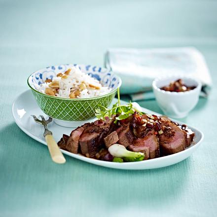 Entenbrust mit Pflaumensalsa und Erdnussreis Rezept