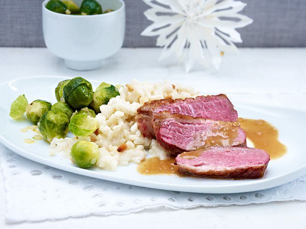 Entenbrust mit Pinienkern-Risotto und Quitten-Cidre-Soße Rezept Entenbrust mit Pinienkern-Risotto und Quitten-Cidre-Soße Rezept