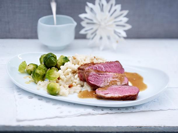 Entenbrust mit Pinienkern-Risotto und Quitten-Cidre-Soße Rezept Entenbrust mit Pinienkern-Risotto und Quitten-Cidre-Soße Rezept
