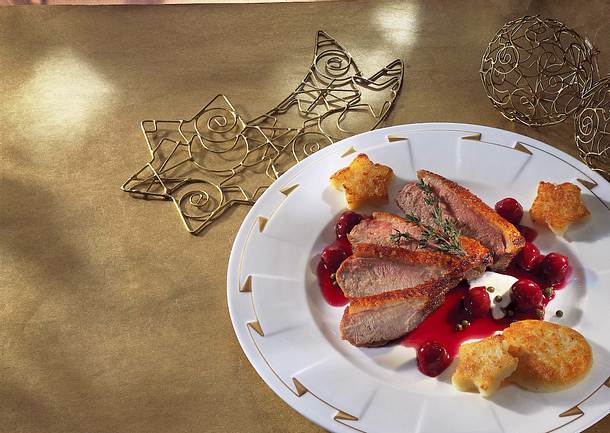 Entenbrust mit Rotwein-Kirschsoße Rezept Entenbrust mit Rotwein-Kirschsoße Rezept