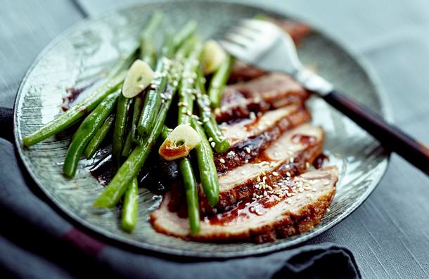 Entenbrust mit Teriyaki-Soße und Sesambohnen Rezept Entenbrust mit Teriyaki-Soße und Sesambohnen Rezept