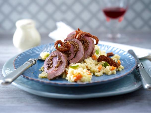 Entenbruströllchen mit Knusper-Croûtons Rezept Entenbruströllchen mit Knusper-Croûtons Rezept