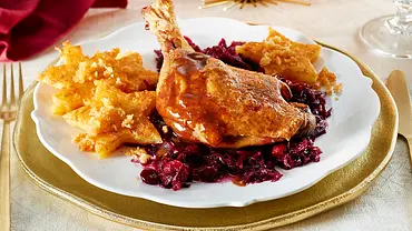 Entenkeule mit Lebkuchensoße Cranberry-Rotkohl Rezept - Foto: LECKER @ Bauer Media Group Entenkeule mit Lebkuchensoße Cranberry-Rotkohl Rezept - Foto: LECKER @ Bauer Media Group