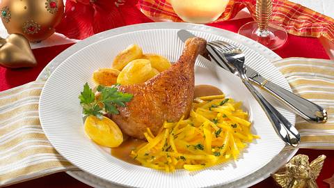 Entenkeulen mit Steckrübengemüse und Röstkartoffeln Rezept - Foto: Först, Thomas