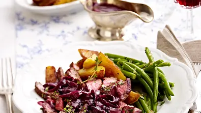Entrecote a la Bordelaise zu grünen Bohnen und Röstkartoffeln Rezept - Foto: LECKER @ Bauer Media Group