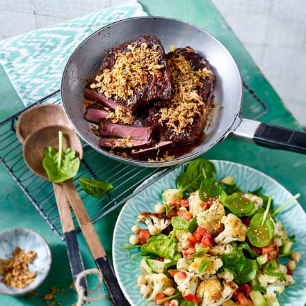 Entrecôte-Steaks mit Blumenkohlsalat und Tomaten-Salsa Rezept