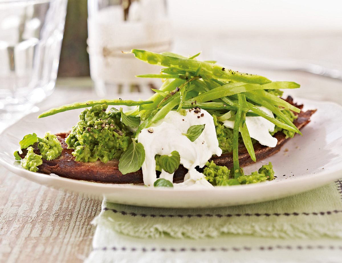 Erbs-Minz-Creme auf Röstbrot Rezept