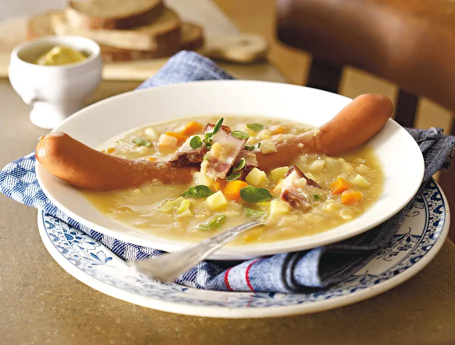 Erbseneintopf mit Würstchen Rezept Erbseneintopf mit Würstchen Rezept