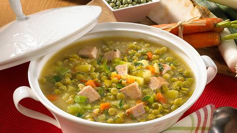 Erbsensuppe mit Kasseler Rezept - Foto: Maass