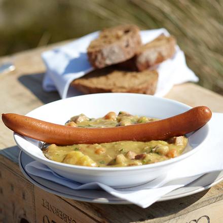 Erbsensuppe mit Wienerle Rezept Erbsensuppe mit Wienerle Rezept