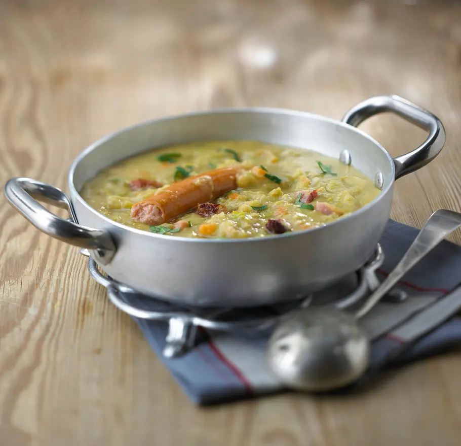 Erbsensuppe mit Würstchen Rezept Erbsensuppe mit Würstchen Rezept