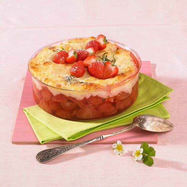 Erdbeeeren mit Grießhaube Rezept Erdbeeeren mit Grießhaube Rezept