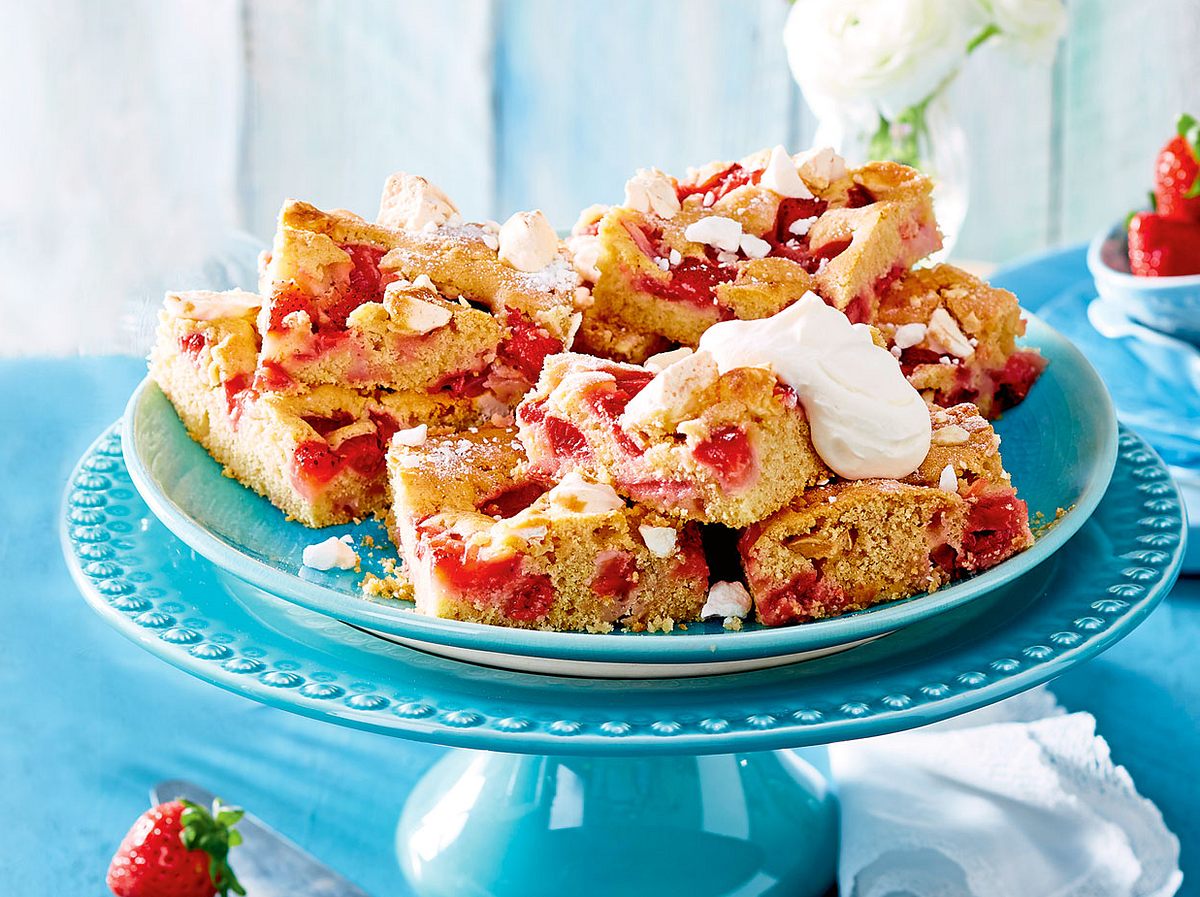 Erdbeer-Baiser-Kuchen vom Blech Rezept