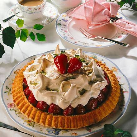Erdbeer-Baiser-Torte Rezept