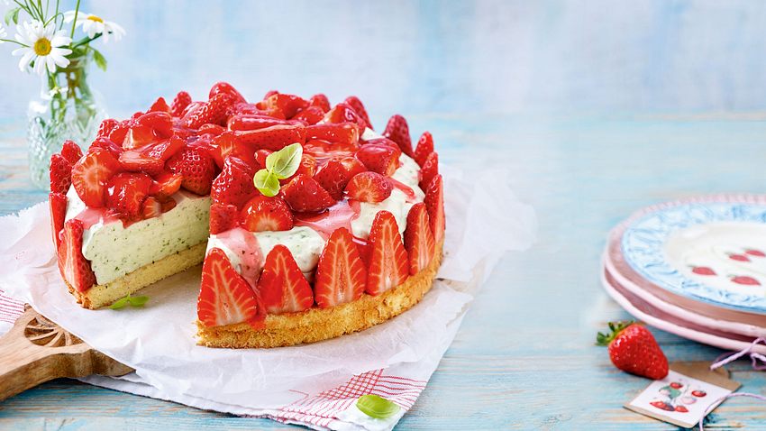 Erdbeer-Basilikum-Torte Rezept - Foto: House of Food / Bauer Food Experts KG