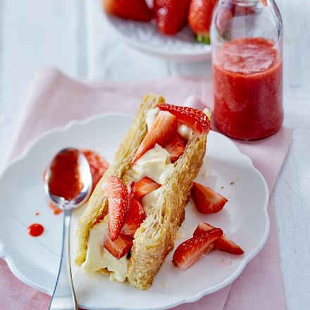 Erdbeer-Blätterteig-Schnitten (Millefeuille) Rezept