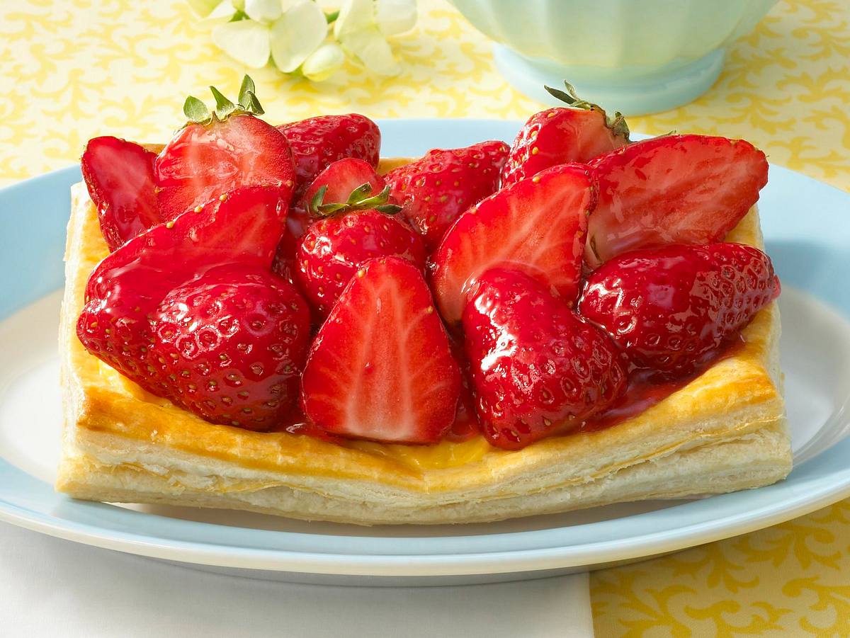 Erdbeer-Blätterteig-Törtchen Rezept