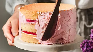 Erdbeer-Buttercreme Rezept - Foto: Getty images/Alvarez Erdbeer-Buttercreme Rezept - Foto: Getty images/Alvarez