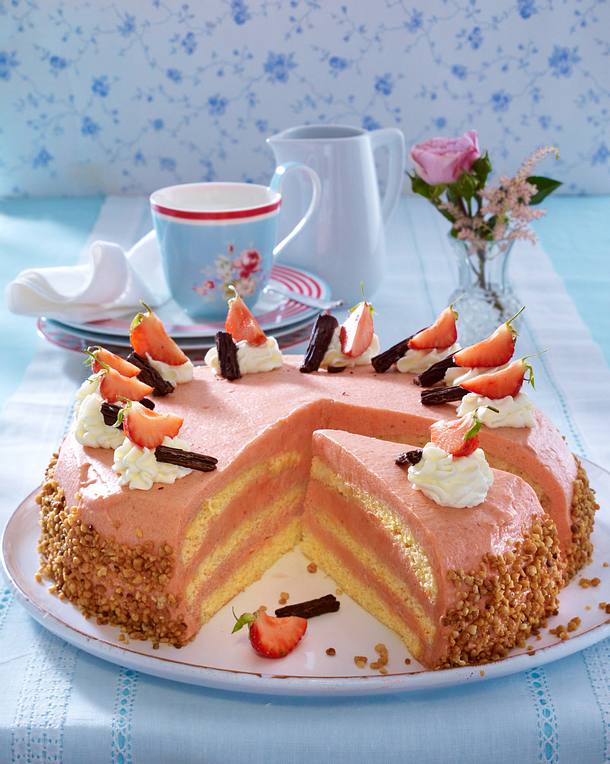 Erdbeer-Buttercreme-Torte (Leserrezept) Rezept | LECKER