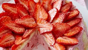 Erdbeer-Charlotte Rezept - Foto: House of Food / Bauer Food Experts KG