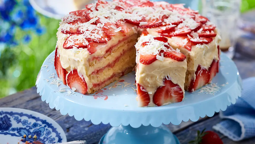 Erdbeer-Creme-Torte Rezept - Foto: LECKER @ Bauer Media Group