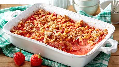 Erdbeer-Crumble Rezept - Foto: House of Food / Bauer Food Experts KG