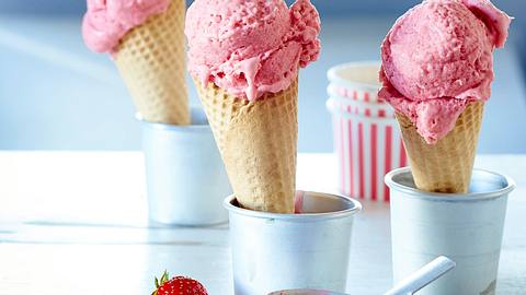 Erdbeer-Eis Rezept - Foto: House of Food / Bauer Food Experts KG