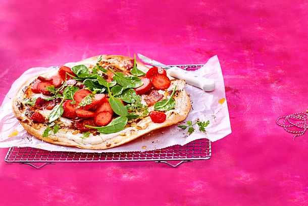 Erdbeer-Flammkuchen mit Bacon Rezept