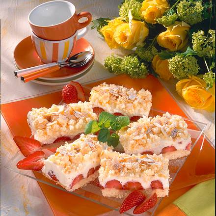 Erdbeer-Flocken-Schnitten Rezept Erdbeer-Flocken-Schnitten Rezept