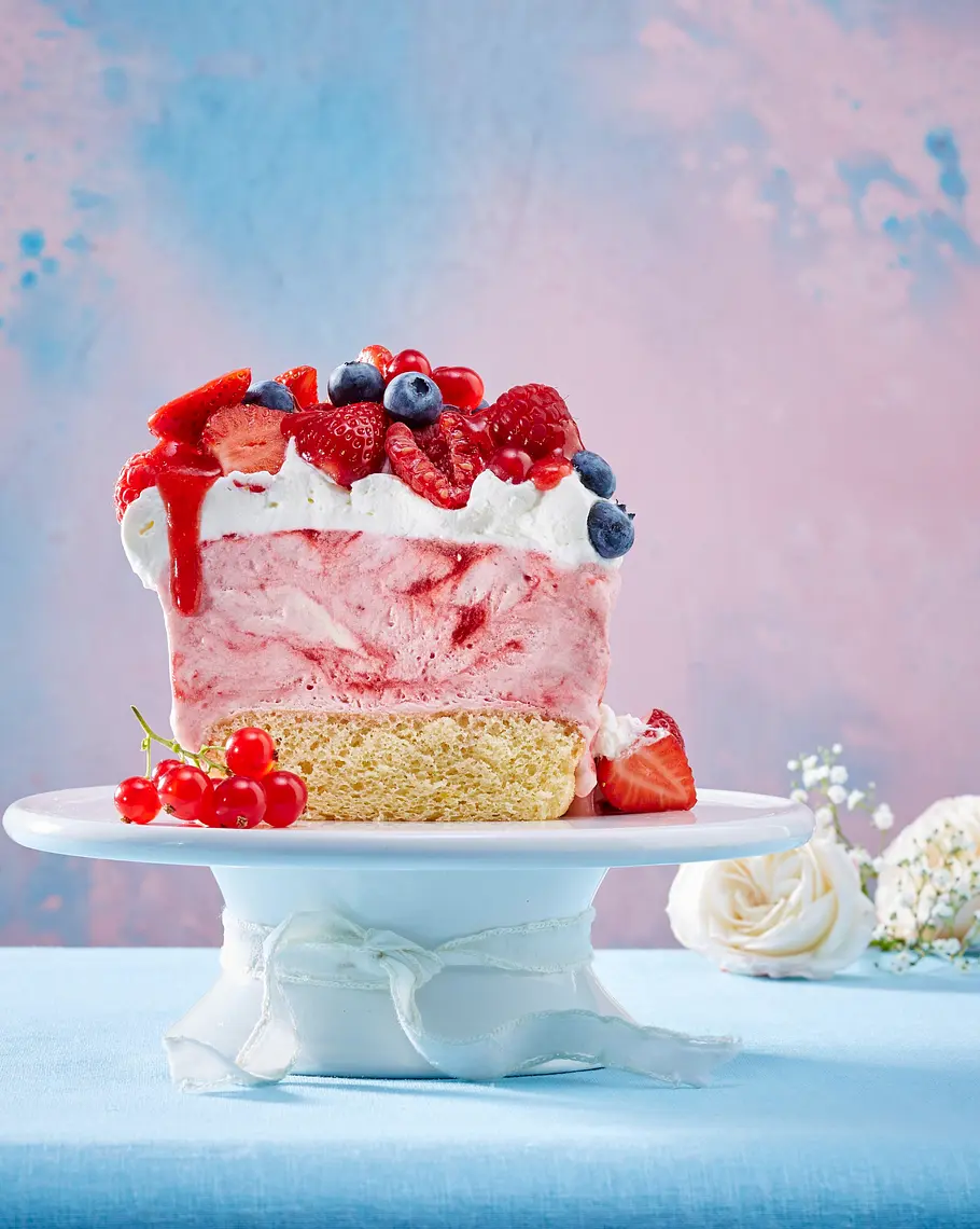 Erdbeer-Himbeer-Eisschnitten Rezept Erdbeer-Himbeer-Eisschnitten Rezept