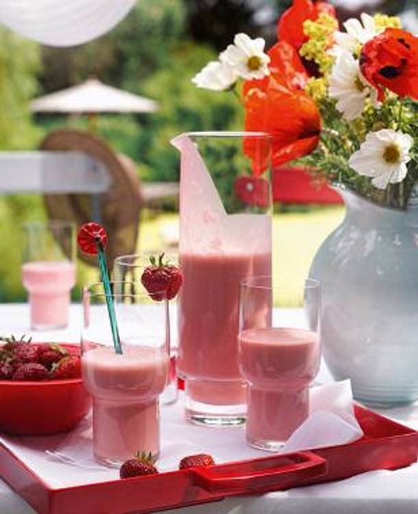 Erdbeer-Joghurt Drink Rezept | LECKER