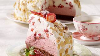 Erdbeer-Joghurt-Kuppeltorte Rezept - Foto: House of Food / Bauer Food Experts KG
