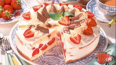 Erdbeer-Joghurt-Torte Rezept - Foto: LECKER @ Bauer Media Group