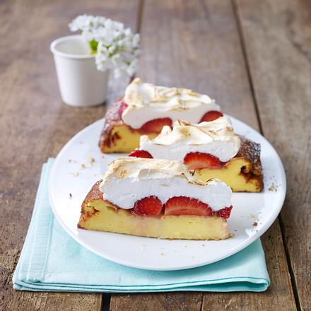 Erdbeer-Käsekuchen mit Baiser Rezept Erdbeer-Käsekuchen mit Baiser Rezept