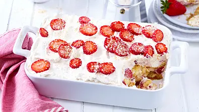 Erdbeer-Kokos-Tiramisu Rezept - Foto: LECKER @ Bauer Media Group