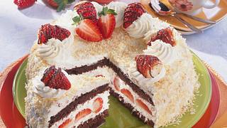 Erdbeer-Kokos-Torte Rezept - Foto: House of Food / Bauer Food Experts KG