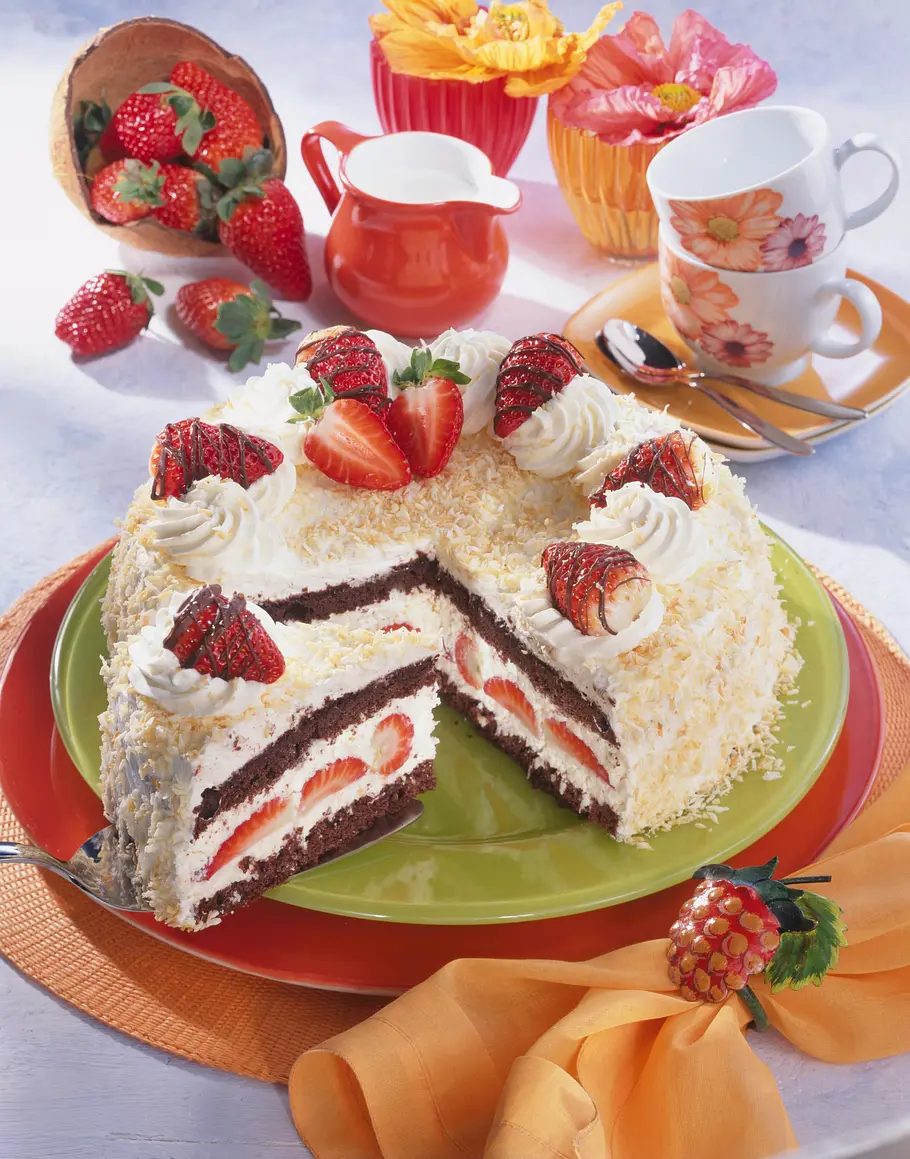 Erdbeer-Kokos-Torte Rezept Erdbeer-Kokos-Torte Rezept