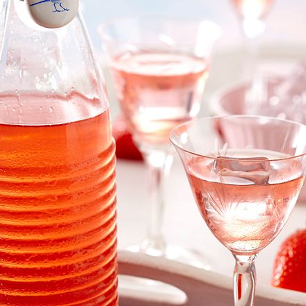 Erdbeer-Likör Rezept Erdbeer-Likör Rezept