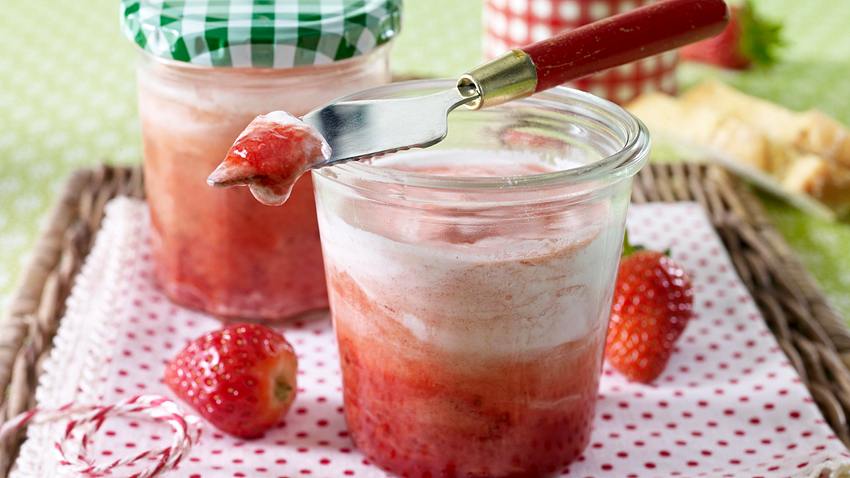 Erdbeer-Marshmallow-Konfitüre Rezept - Foto: House of Food / Bauer Food Experts KG