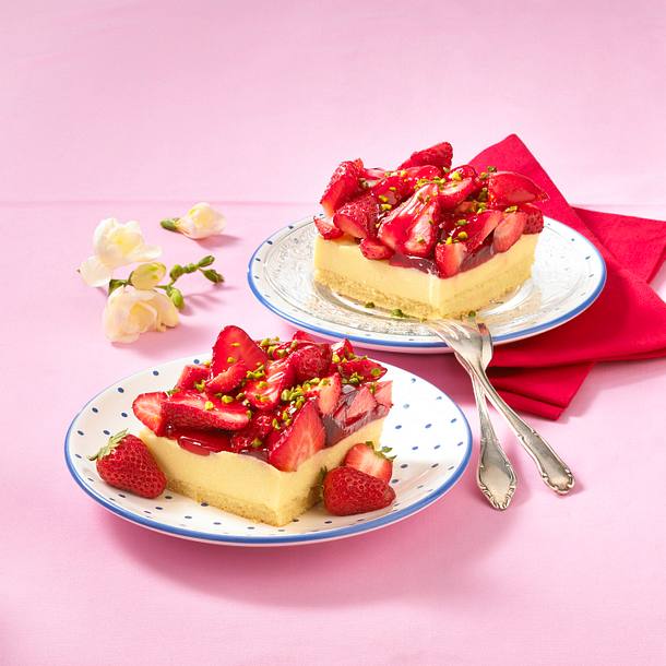 Erdbeer-Marzipan-Grießschnitten Rezept