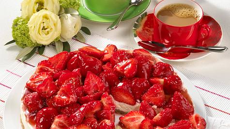 Erdbeer-Mascarpone-Kuchen (ohne Backen) Rezept - Foto: Maass