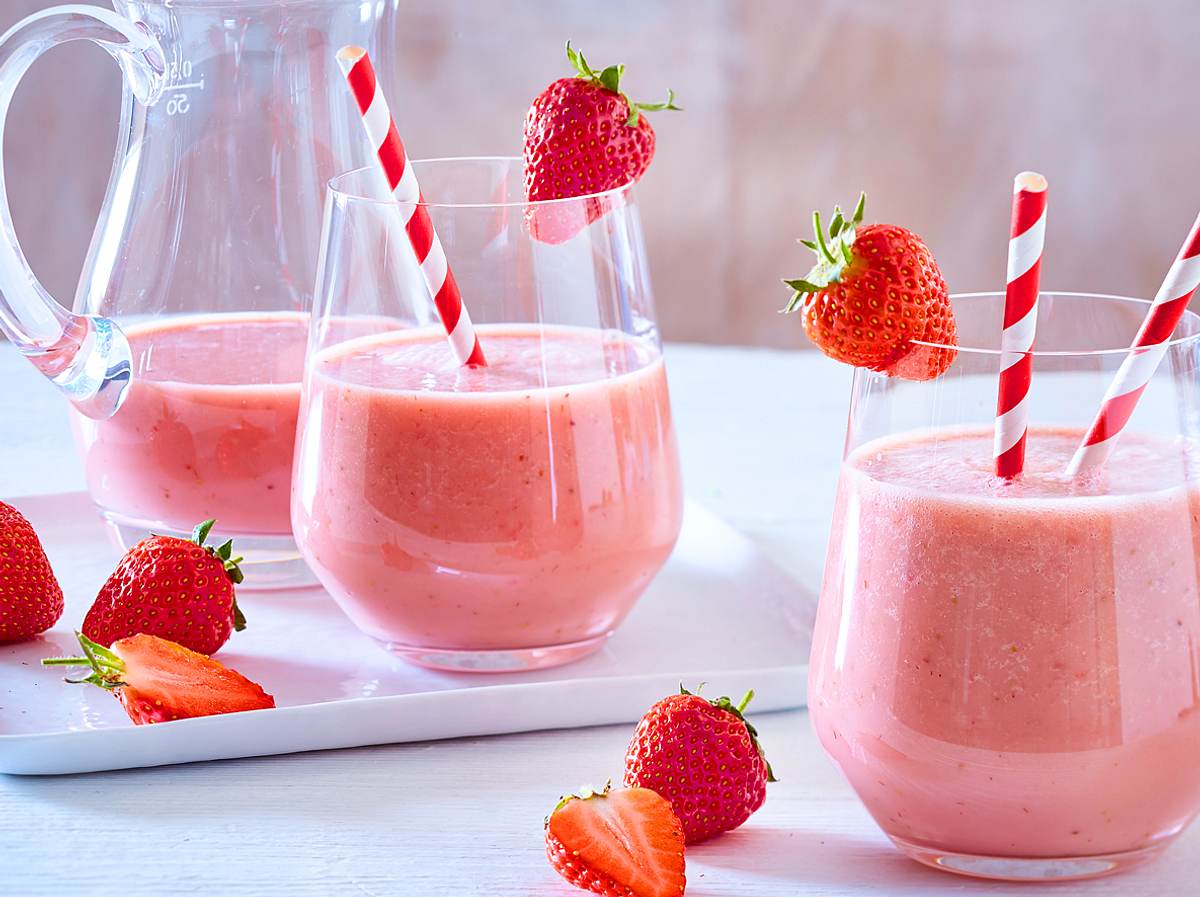 Erdbeer-Milchshake mit und ohne Eis Rezept | LECKER