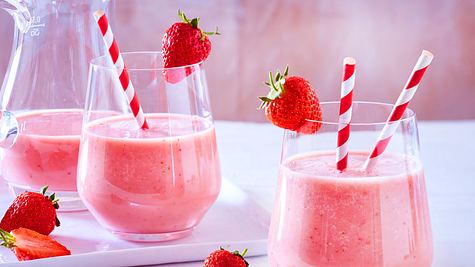 Erdbeer-Milchshake mit Eis - Foto: House of Food / Food Experts KG