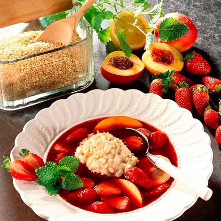 Erdbeer-Nektarinenkaltschale mit Milchreis Rezept Erdbeer-Nektarinenkaltschale mit Milchreis Rezept