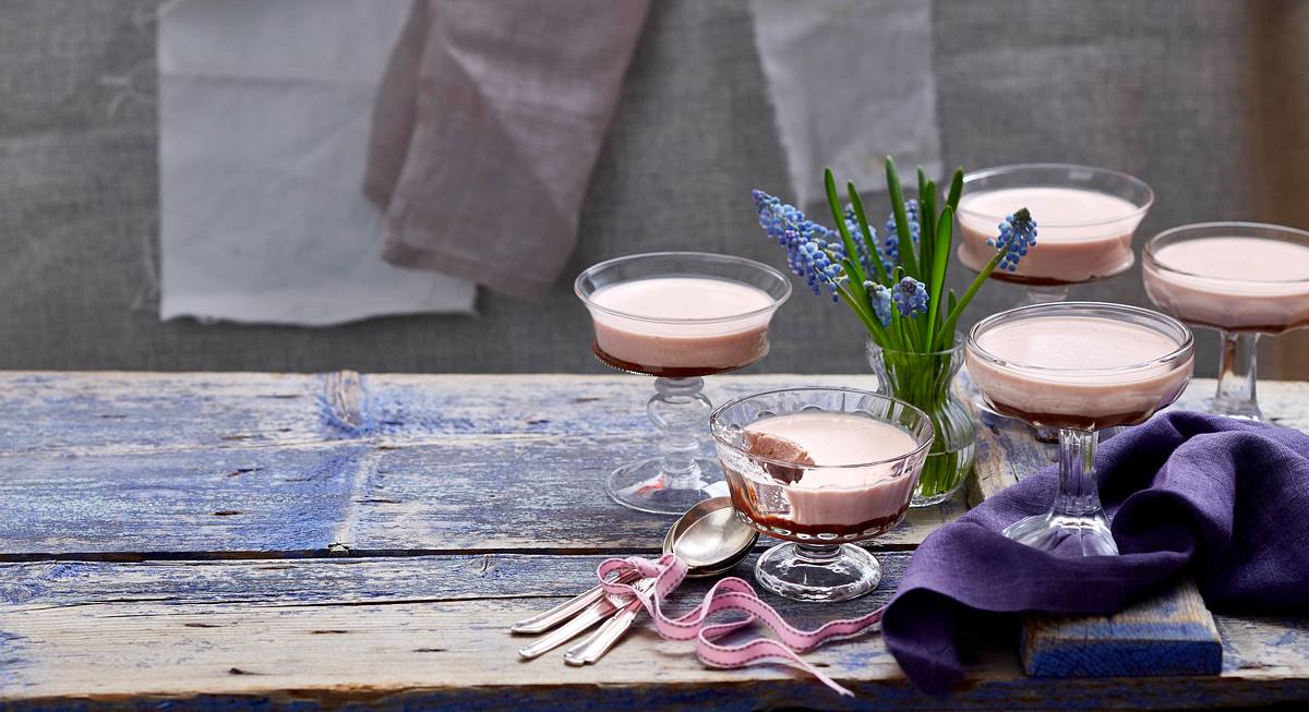 Erdbeer-Pannacotta auf Schokoladensoße Rezept