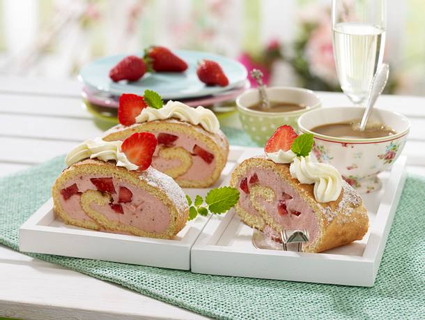 Erdbeer-Prosecco-Rolle Rezept Erdbeer-Prosecco-Rolle Rezept